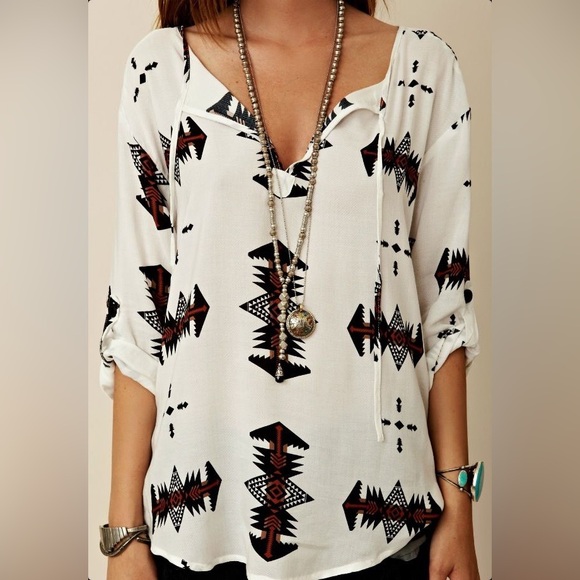 BB Dakota Tops - BB Dakota Womens Southwestern Print Blouse Size Medium